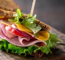 13 ehető ötlet egy pálcán – kreatív nyárs a konyhából