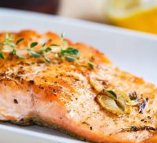 Frissítő nyári italok grillek mellé