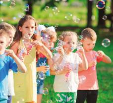 Játékok és finomságok gyermeknapra
