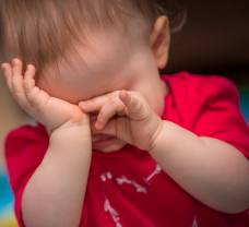 Útmutatás a babák összeragadt szeméről 