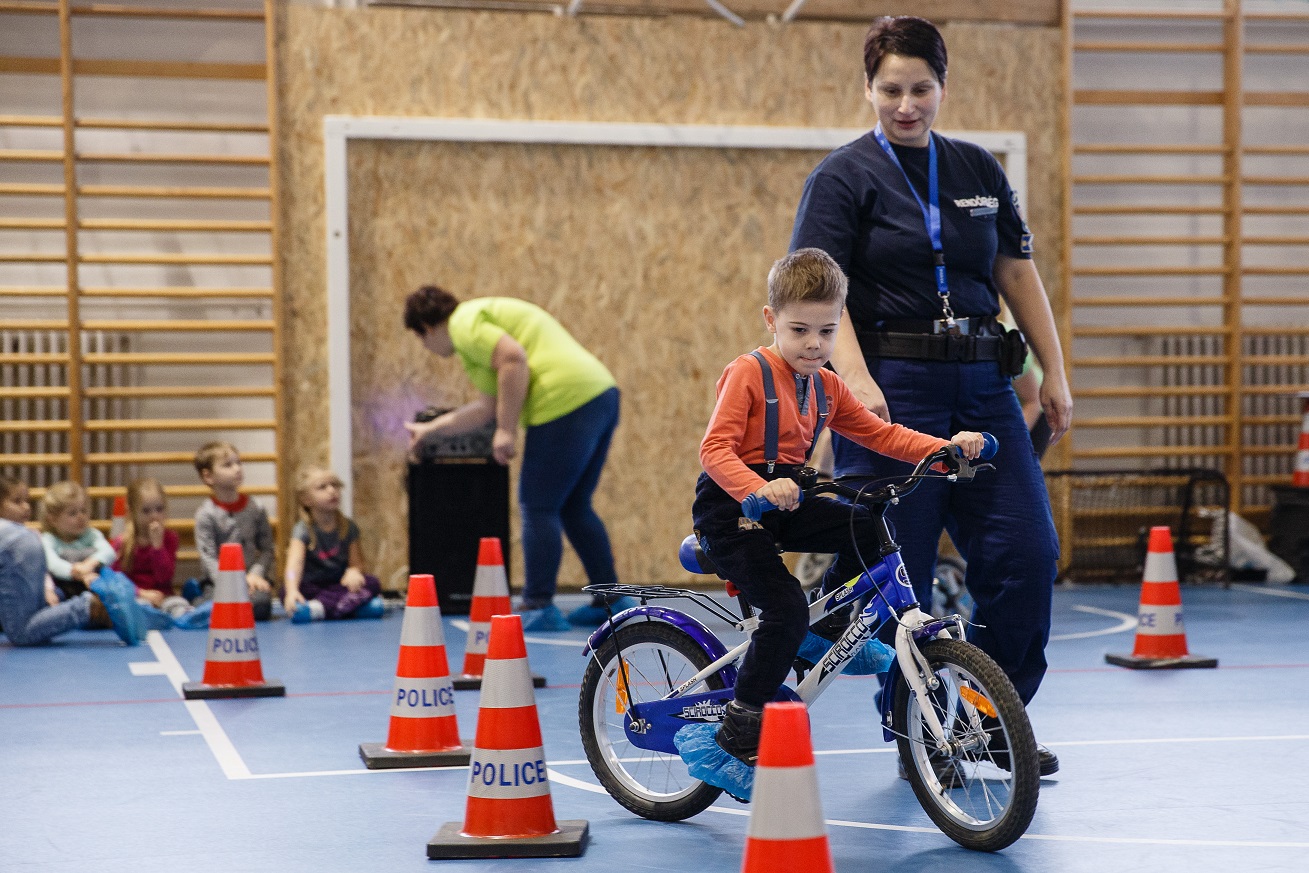 6. fordul&oacute; - "&Ouml;n v&aacute;laszt, mi seg&iacute;t&uuml;nk" program