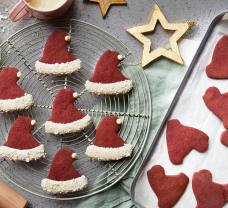 Vörös bársonyos Mikulás sapkák