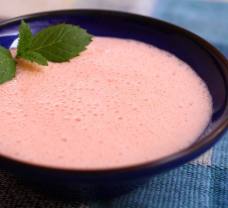 Hideg tejszínes eperkrémleves