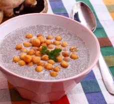 Gombakrémleves borsozva