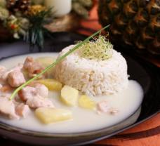 Tejszínes-ananászos csirkemell