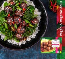 Koreai barbecue-golyók csípős salátával