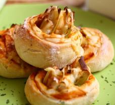 Pizzás csiga hagymával