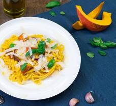 Spagetti tejszínes zöldségmártással